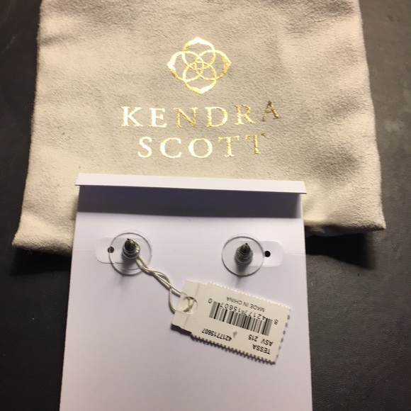 Kendra Scott Earrings - Picture 2 of 3